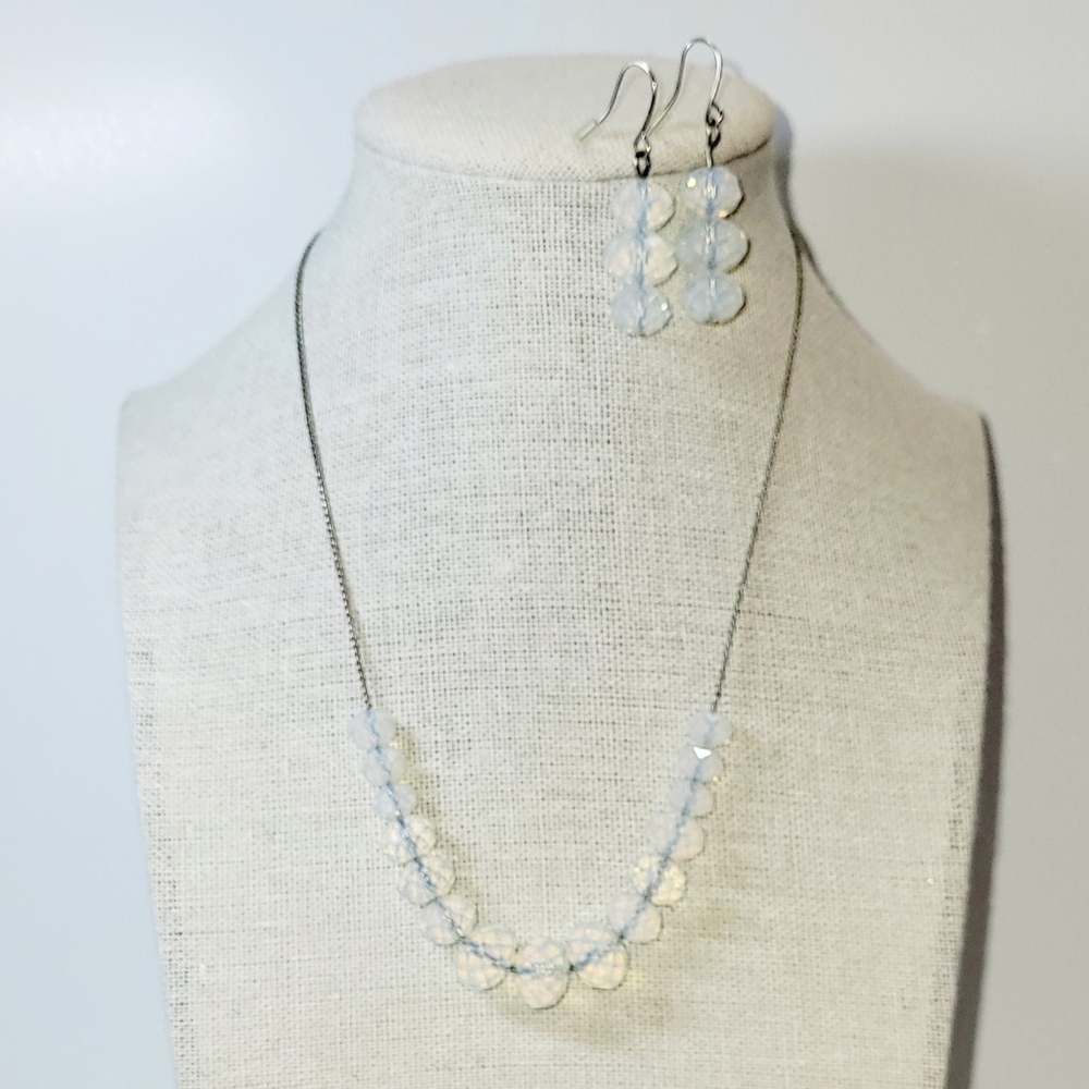 Necklace Set-Faceted Glass Crystal Classic Style Bead Necklace & Earring, EUC